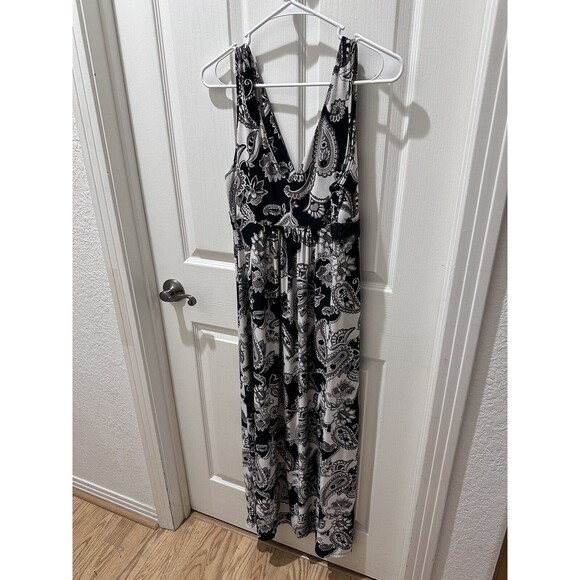 Soma Intimates Long Maxi Nightgown Size Large Sleeveless Paisley Black/White - Picture 2 of 7